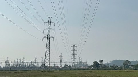 Đóng điện dự án đường dây 220 kV phục vụ nhập khẩu điện từ Lào về Việt Nam