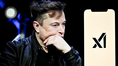 Elon Musk và xAI: Cuộc đua chatbot nóng lên với ứng dụng cạnh tranh ChatGPT