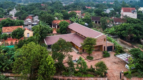 Ngôi nhà gỗ 1.200 m2 bề thế ở Phú Thọ