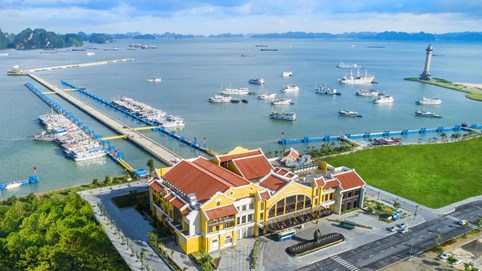 Lộng lẫy như Cảng tàu khách hàng đầu châu Á tại Hạ Long