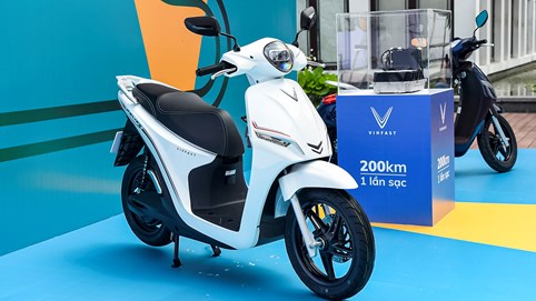 Khách Việt lý giải quyết định chọn xe máy điện thay xe xăng