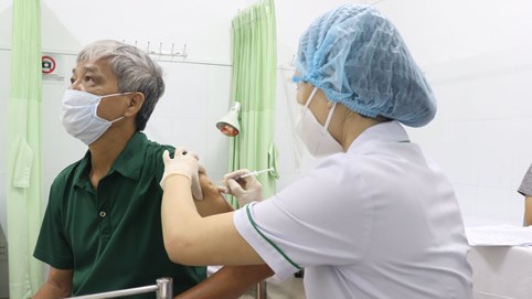 TP HCM dự kiến tiêm vắc xin mũi 3 cho người dân từ ngày 10/12
