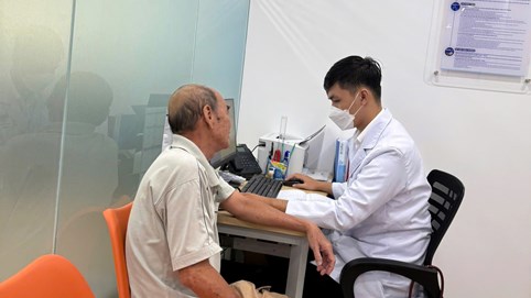 Hé lộ công nghệ thông minh mà FPT Long Châu đầu tư để đảm bảo chất lượng từng mũi vắc xin phòng bệnh