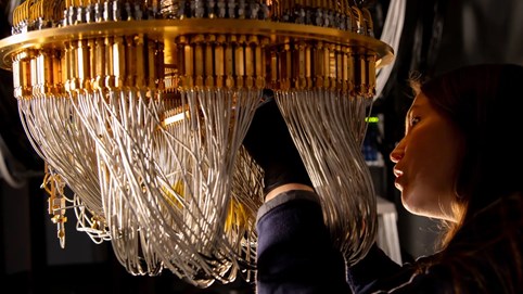 Chỉ mất 5 phút, máy tính lượng tử Google giải được bài toán mà siêu máy tính mất 10 triệu tỷ tỷ năm mới làm xong