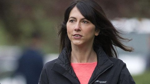 Vợ cũ ông chủ Amazon chi hơn 4 tỷ USD làm từ thiện trong 4 tháng