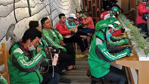 “Chiến trường” giao đồ ăn trực tuyến 2020: Baemin vừa “chào sân” đã chễm chệ top 3, doanh nghiệp nội vẫn lép vế