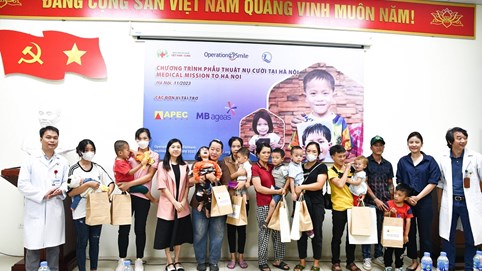 Bảo hiểm nhân thọ MB Ageas Life đồng hành cùng bệnh nhi phẫu thuật nụ cười miễn phí