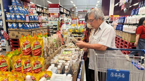 Sôi động thị trường mua sắm cuối năm