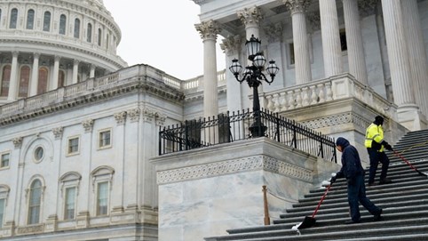 Bị Trump phản đối, gói kích thích 900 tỷ USD đi về đâu