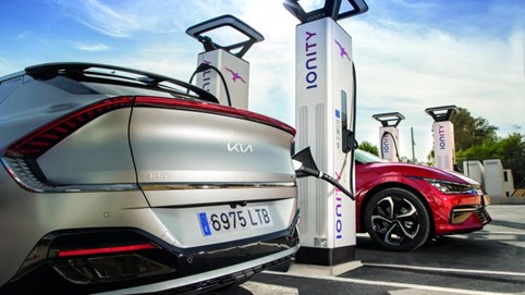 Câu chuyện kinh doanh: Logo mới của KIA - Sáng tạo hay khó hiểu thì chưa biết nhưng rõ ràng đem tới vận may cho hãng xe