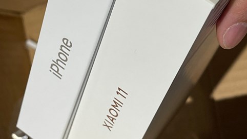 Xiaomi mỉa mai iPhone 12 nhưng lại học theo bỏ củ sạc