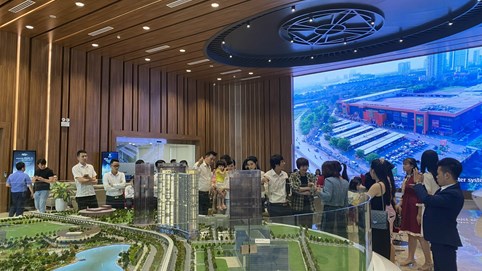 Dòng tiền “chảy mạnh” vào bất động sản cuối năm?