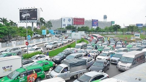 Đề xuất không gắn hộp đèn với xe hợp đồng dưới 9 chỗ: Taxi truyền thống lo bị “khai tử”