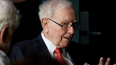 Warren Buffet nói Elon Musk nên kiềm chế, bớt đăng tweet sẽ tốt hơn