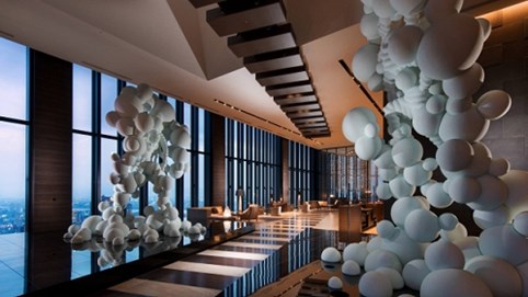 Bay bổng ở không trung Conrad Oska - ốc đảo hiện đại giữa lòng thành phố