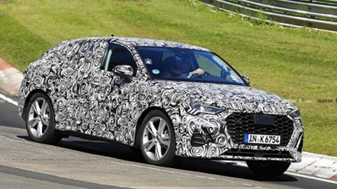 Audi Q4 2020 lộ diện với vóc dáng lạ, cạnh tranh Range Rover Evoque