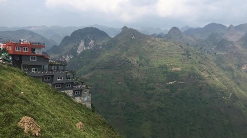 Bộ Văn hóa muốn 'mạnh tay' với công trình trên Mã Pì Lèng