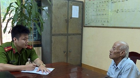 Xấp xỉ tuổi 90 vẫn lừa đảo hàng loạt người bằng chiêu xin việc