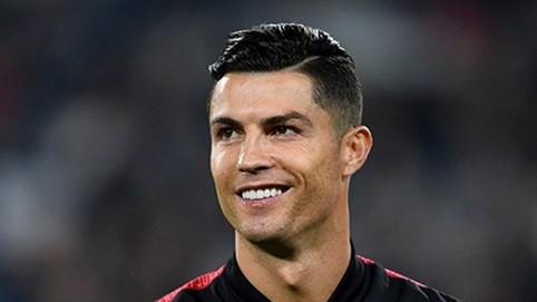 Cristiano Ronaldo biến chuỗi khách sạn thành bệnh viện dã chiến chống dịch Covid-19