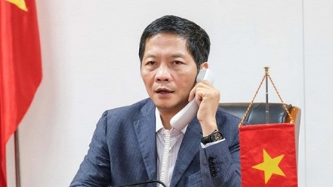 Bộ trưởng Trần Tuấn Anh điện đàm với Bộ trưởng Thương mại Trung Quốc xử lý hàng hóa ùn tắc tại cửa khẩu