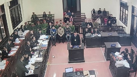 Xét xử BS Lương: Sau 3 năm thanh tra, BVĐK Hòa Bình vẫn thiếu kỹ thuật viên cho chạy thận!