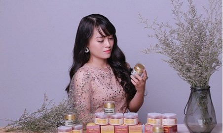 Hành trình từ “tay không” đến doanh thu tiền tỷ của nữ quân y xinh đẹp