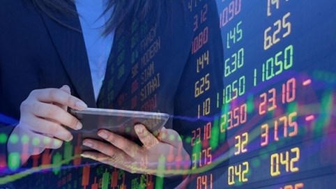 Phiên giữa tuần, chứng khoán Việt Nam ngược dòng chứng khoán thế giới