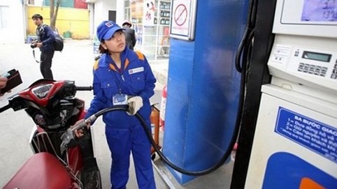 Điện tăng, xăng ép giá: Cú bật của 'chiếc lò xo nén'