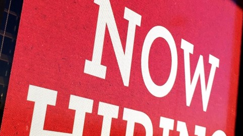 CBSNEWS: Nhiều doanh nghiệp tuyển dụng hàng nghìn nhân công trong giai đoạn Covid-19