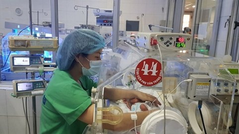 Nóng 24h qua: Sức khỏe của sản phụ bị ung thư giai đoạn cuối quyết giữ con giờ ra sao?