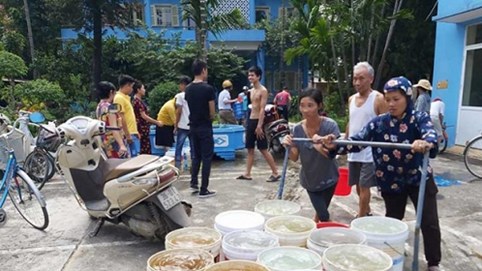 ‘Đổ dầu thải ô nhiễm vào nguồn nước là tội ác’
