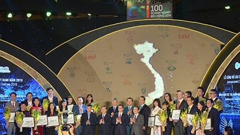 Tôn vinh 100 doanh nghiệp phát triển bền vững năm 2019