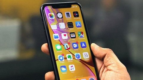 Người dùng smartphone cứ 3 năm thay “dế” một lần, chủ yếu do ngại giá bán ngày càng đắt đỏ