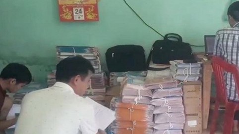 Khó hiểu vụ mất dữ liệu 20.000 sổ đỏ cùng máy tính - cổng phụ không đóng, cửa thoát hiểm không cài?