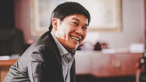 Người vợ 'bí ẩn' của tỷ phú Trần Đình Long vừa tăng sở hữu tại công ty chồng