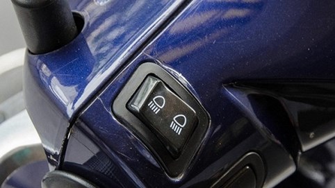 Cách sử dụng đúng đèn chiếu xa để không bị xử phạt