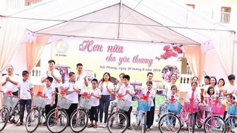 Hành trình “Hơn nữa cho yêu thương” vươn vòng tay thiện nguyện đến các em nhỏ tiểu học Đại Bản, Hải Phòng