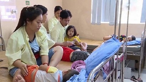 Nóng 24h qua: 80 trẻ mầm non nhập viện nghi do ngộ độc thực phẩm