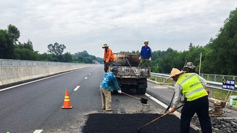 Có dấu hiệu bớt xén, thay đổi vật liệu khi thi công cao tốc 34.500 tỷ