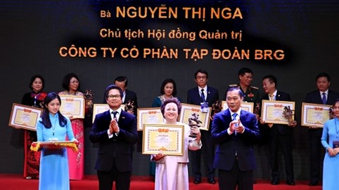 Madame Nguyễn Thị Nga được vinh danh Danh hiệu 