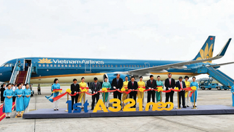 Đưa hơn 1,4 tỉ cổ phiếu lên sàn niêm yết, Vietnam Airlines đang đối mặt những rủi ro kinh doanh nào?