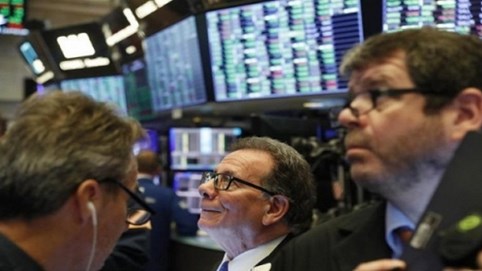 Dịch bệnh COVID-19 lây lan, Fed giảm lãi suất về gần 0%, thị trường vẫn hoảng loạn