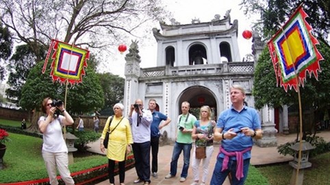 Lượng khách du lịch đến Hà Nội, TP HCM đang tăng trở lại