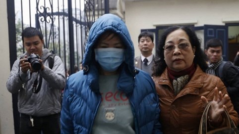 Xử vụ Gateway: Người nhà bức xúc vì không được vào phòng xử