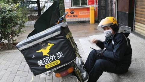 Cái khó ló cái khôn: Cách ship hàng thông minh của các ông lớn giao đồ ăn giữa tâm dịch Vũ Hán