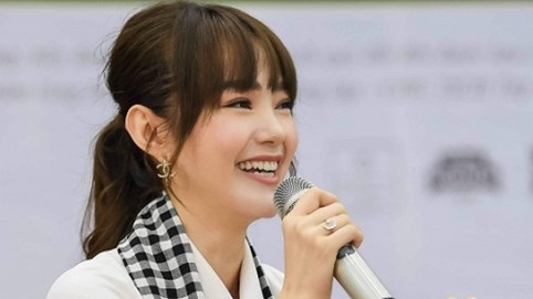 Từng không biết nói gì khi được phỏng vấn nhưng Minh Hằng tự tin hơn hẳn nhờ làm điều này