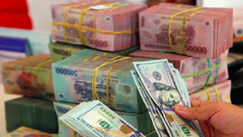 Siết cho vay ngoại tệ theo kiểu ưu đãi tràn lan