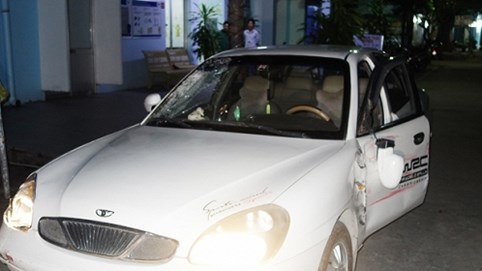 Nóng 24h qua: Chở sản phụ đi sinh, ô tô bất ngờ gây tai nạn chết người