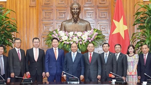 Thủ tướng Nguyễn Xuân Phúc: Mong SK và Vingroup hợp tác tốt hơn để có những sản phẩm mới