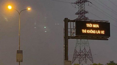 Nóng 24h qua: Đơn vị quản lý cao tốc xin lỗi vì biển “trời mưa thì không lái xe
